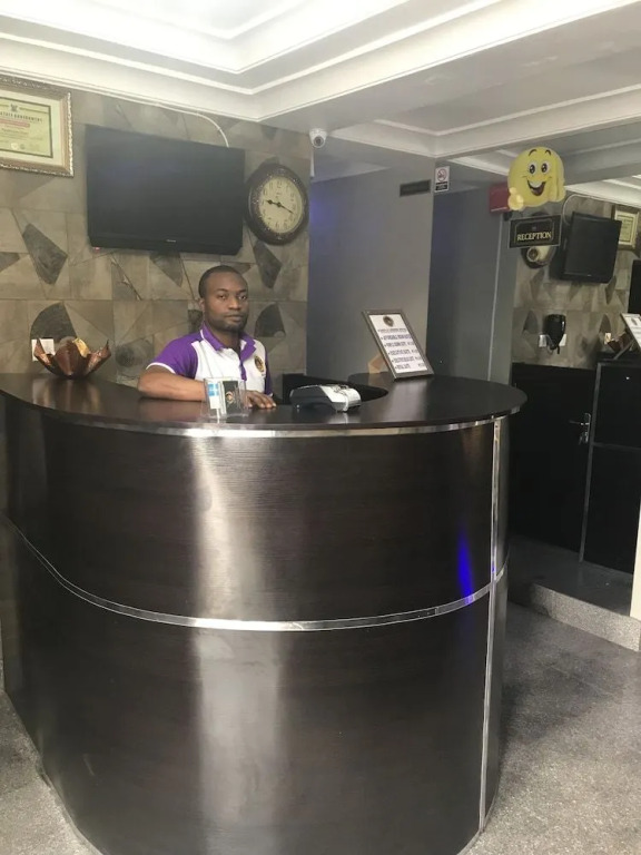 Purple Crown Hotel