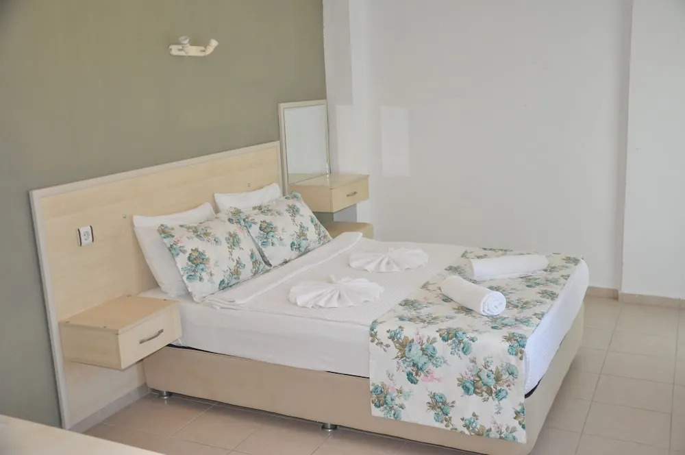 Flora Saadet Hotel