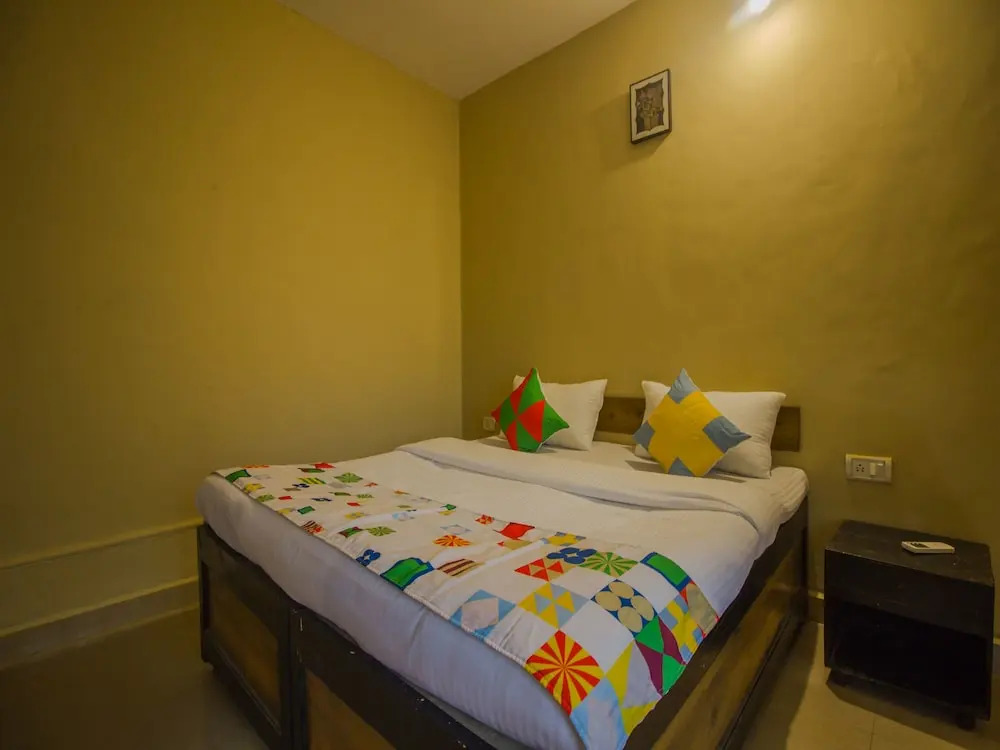 OYO 16456 Home Decent 1BHK Vagator