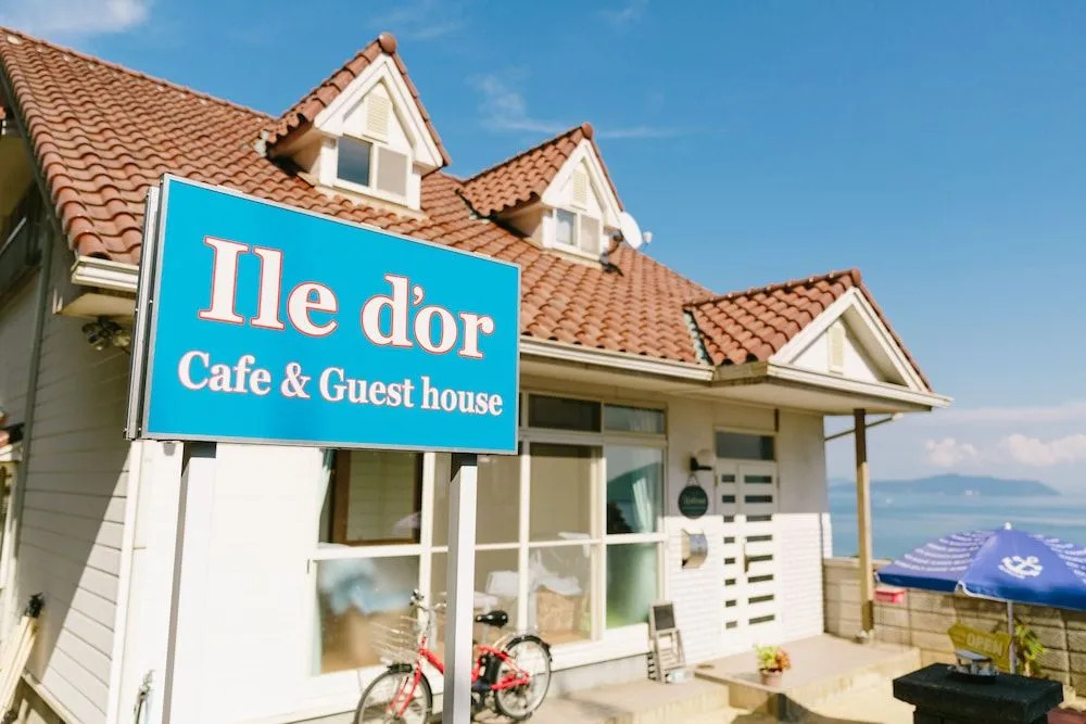 Ile d’or Café & Guest house
