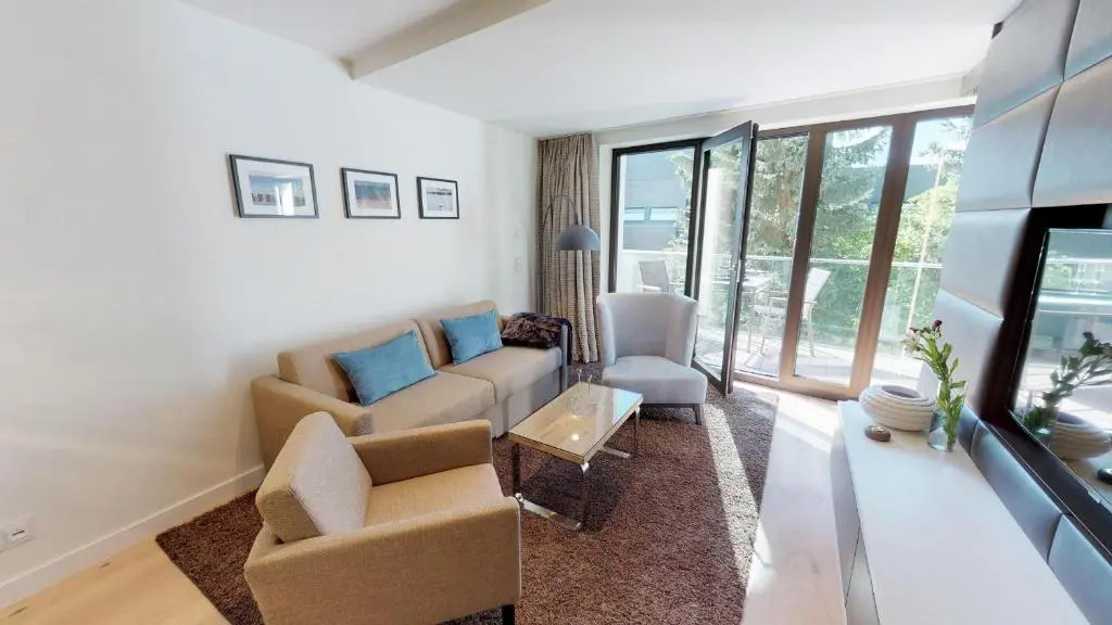 White Pearl Apartment 2.05