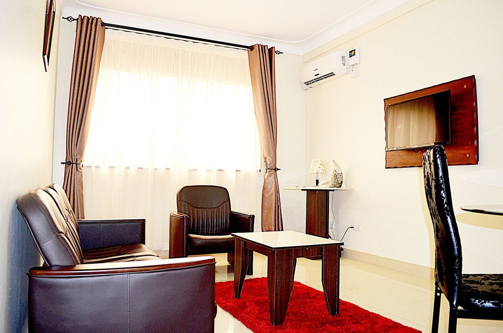 Maries Royale Hotel