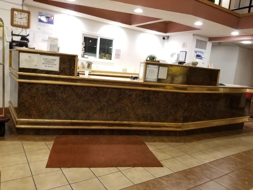 Sea-Tac Crest Motor Inn