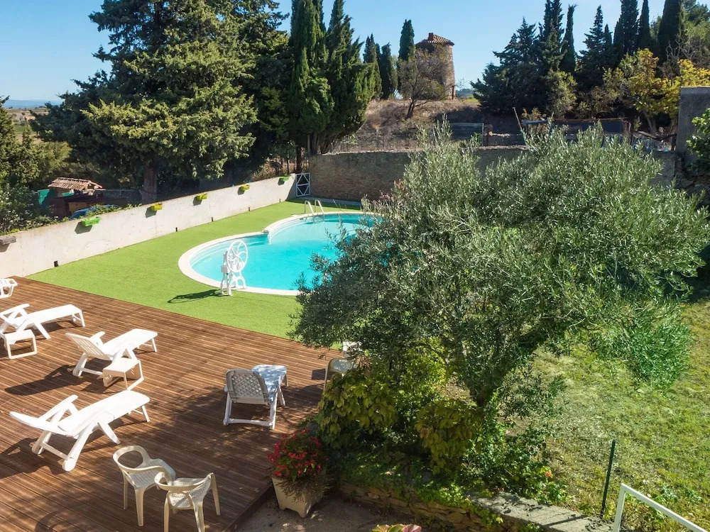 Holiday Home in Montbrun-des-Corbieres with Pool