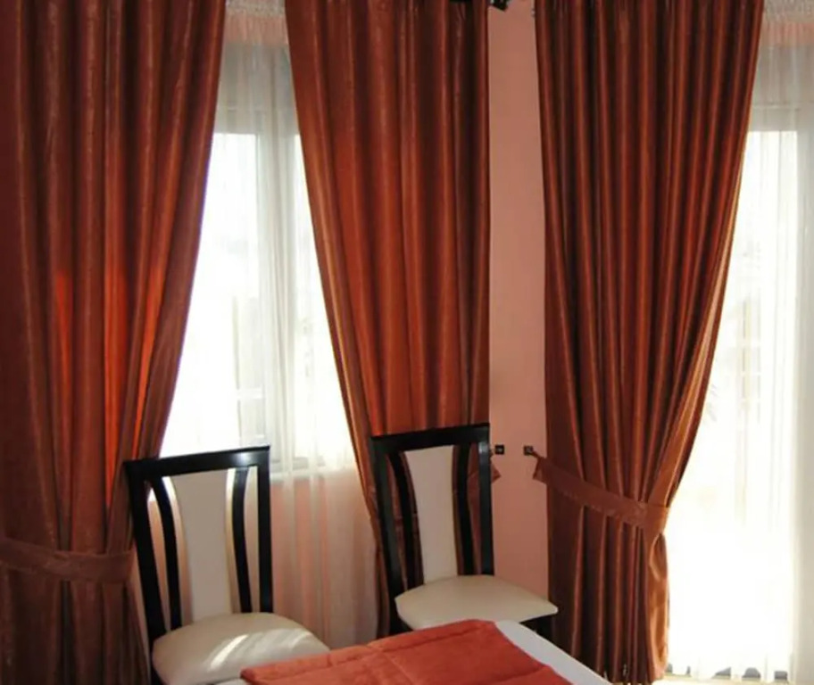 Lion Gate Hotel