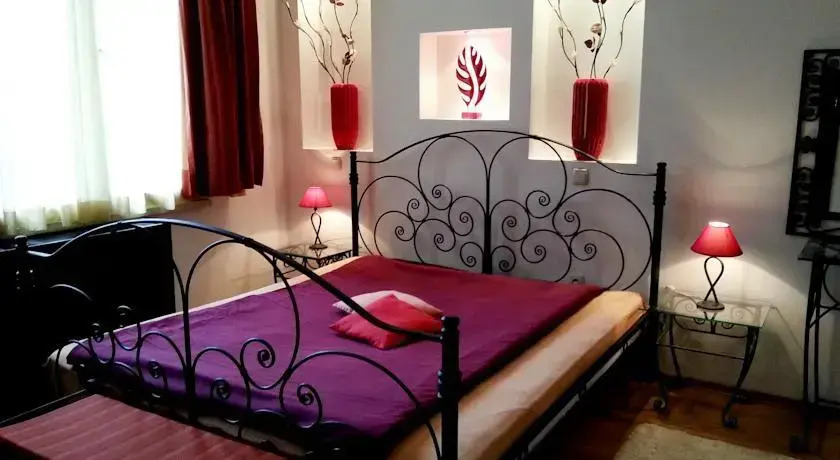 Marrinella Apartments