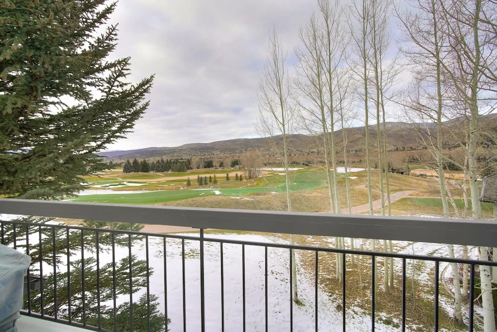 2br Condo In Arrowhead Village - 5 Minute Walk To Chairlift, Mountain Views! 2 Bedroom Condo by RedAwning