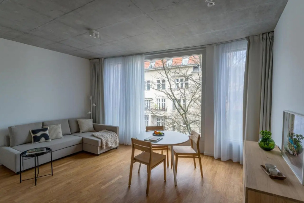 Carlotta Apartments