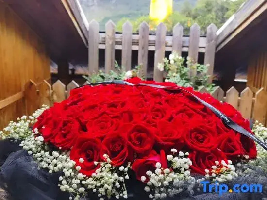 Xiangge Huangfu Holiday Hotel