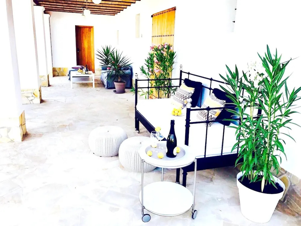 House with 4 Bedrooms in Santa Eulalia Del Río, with Wonderful Mountain View, Shared Pool, Enclosed Garden - 3 Km From the Beach