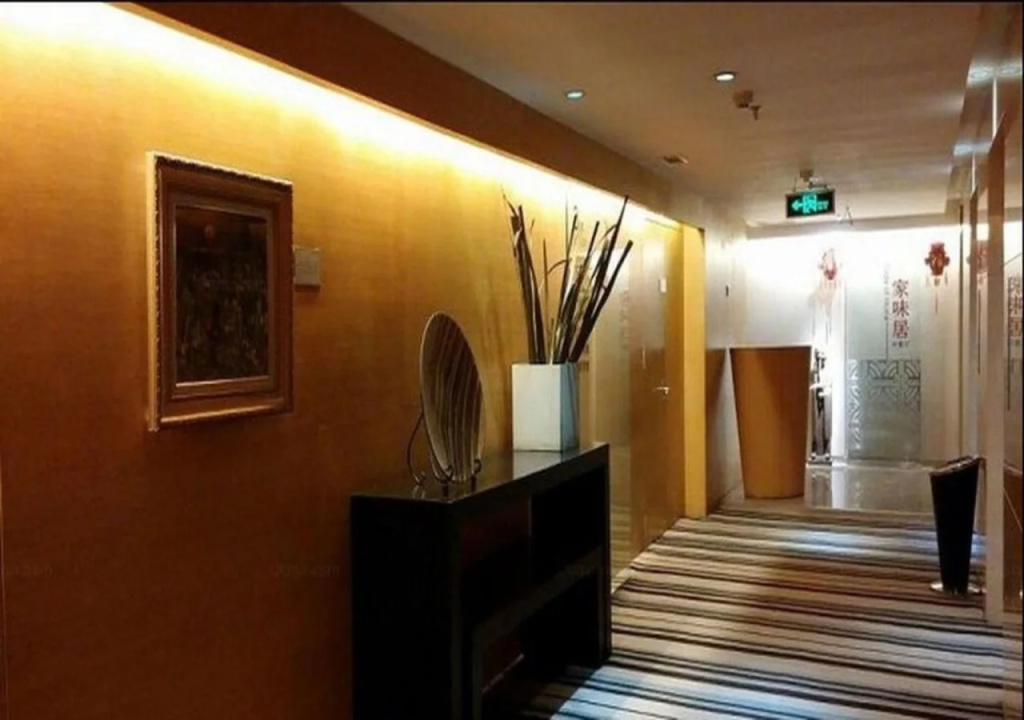 Qingdao Wushengguan Holiday Hotel