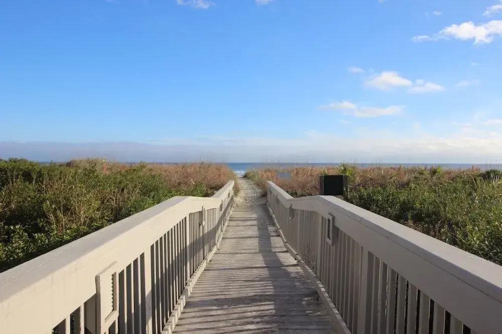 Oceanfront Condo, Steps to the Sand 4 Bedrooms 3 Bathrooms Condo