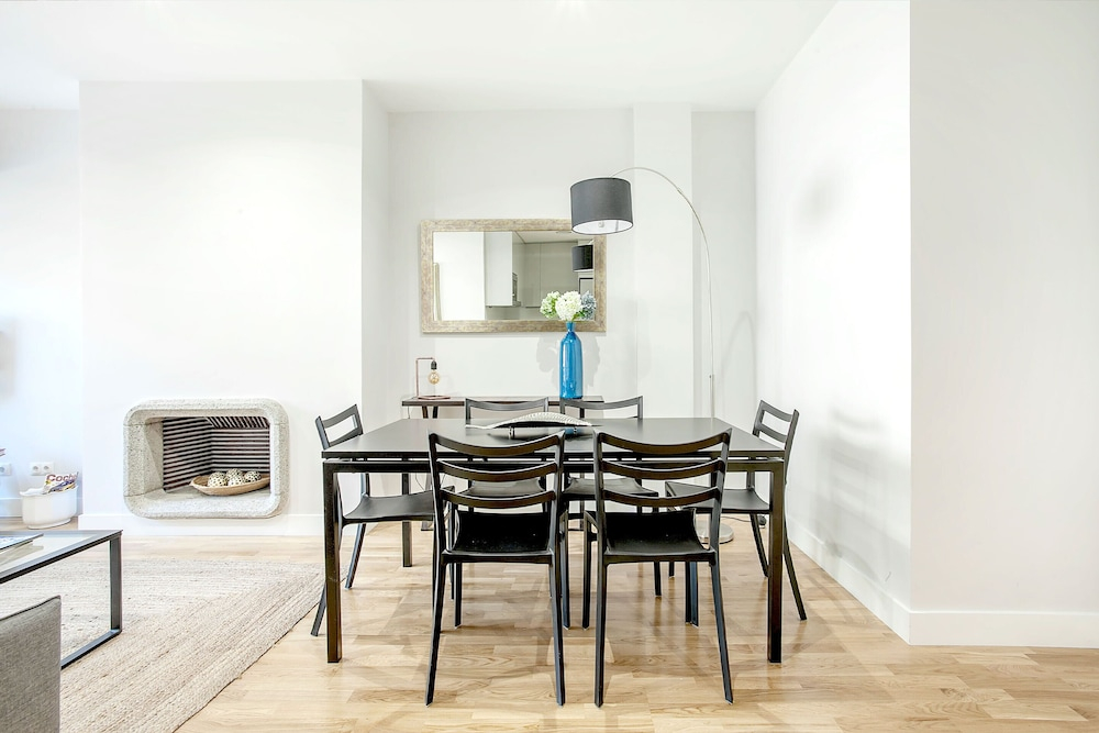 Bright 2 Bd Apart in Front of Retiro Park. Retiro II