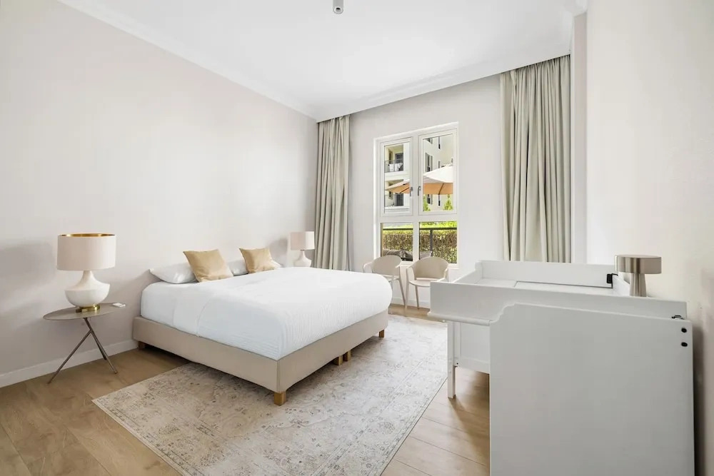 Stylish 2BR with Beach Access