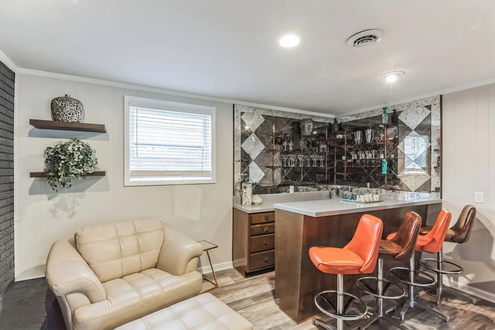 Luxurious 4BR Home, Pet Friendly!