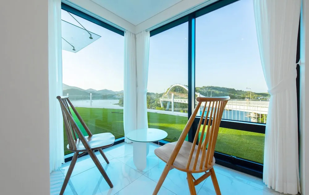 Siro Private Resort