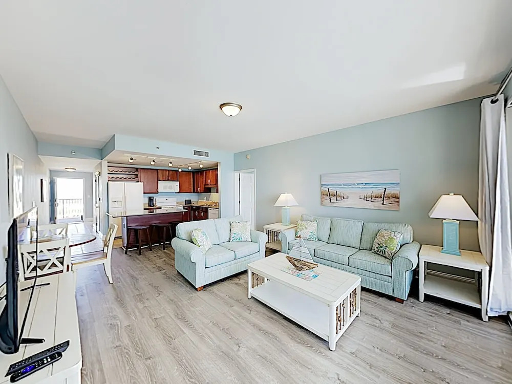 Gulf-view W/ 5 Pools & Private Beach Access 2 Bedroom Condo