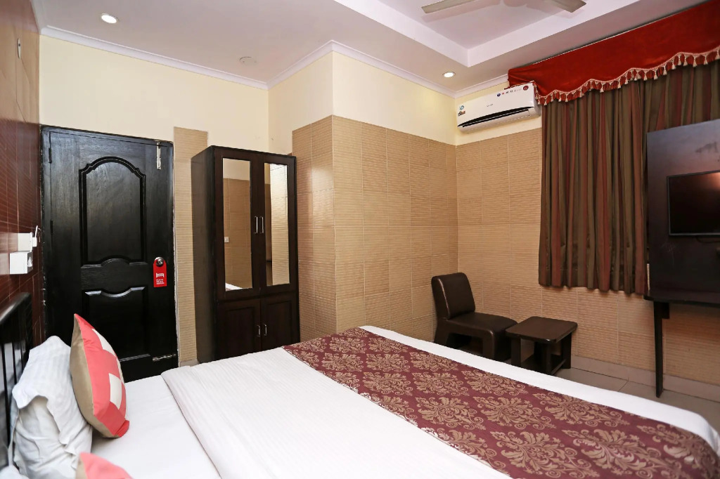 OYO Flagship 14164 Satwah 29