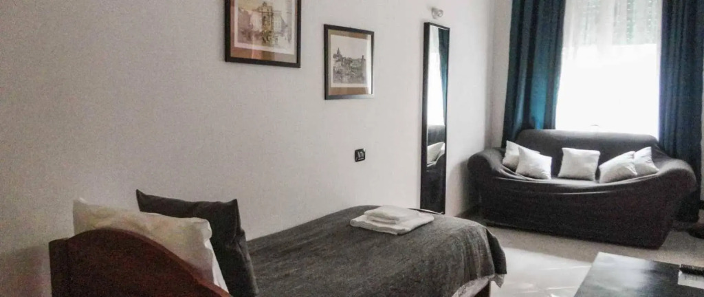 Suites Holiday Rooms