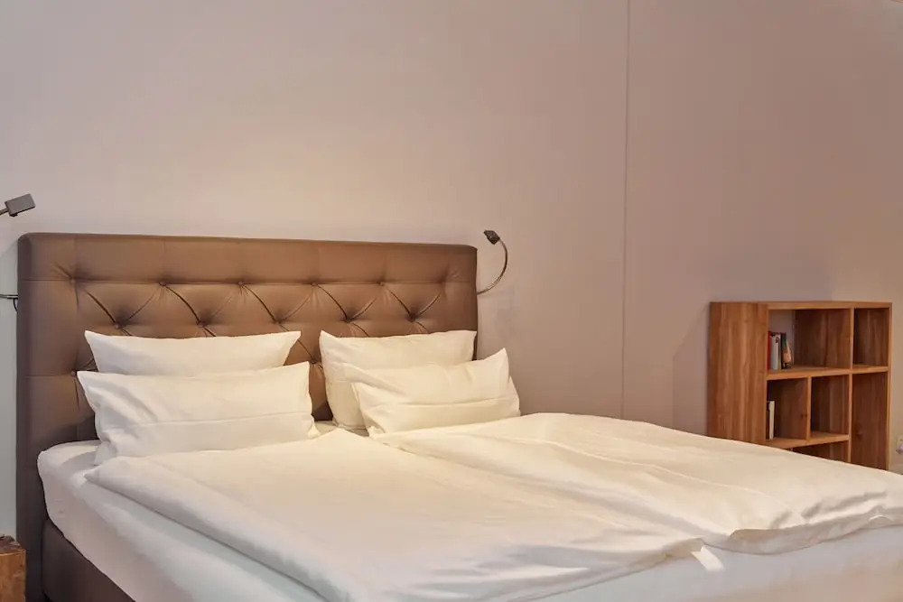 havelblau Ferienlofts - Stilvoll wohnen unmittelbar an der Havel - zentral - Küche - WLAN - Wallbox - Kajaks und Fahrräder vor Ort