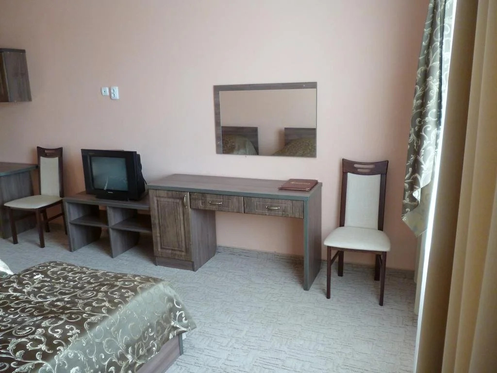 Erney Laz Hotel