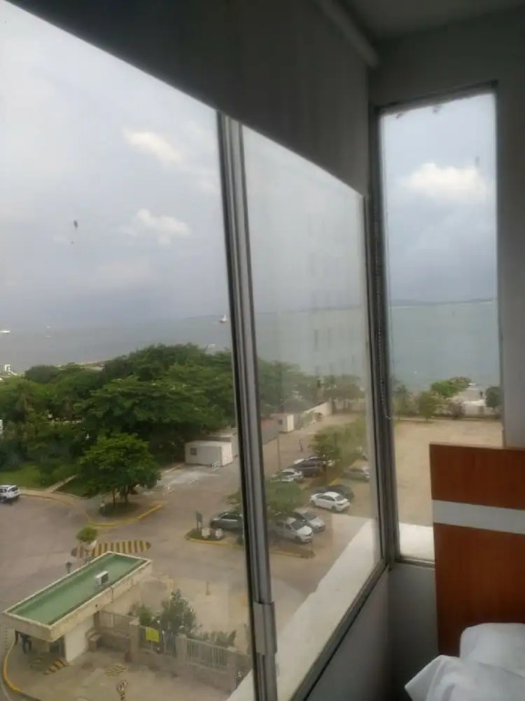 Apartment in Front of the Sea 519A