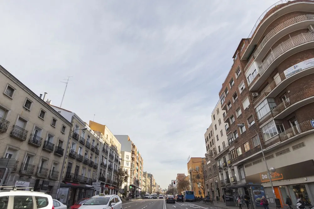 Dobo Homes Ronda De Valencia Apartment