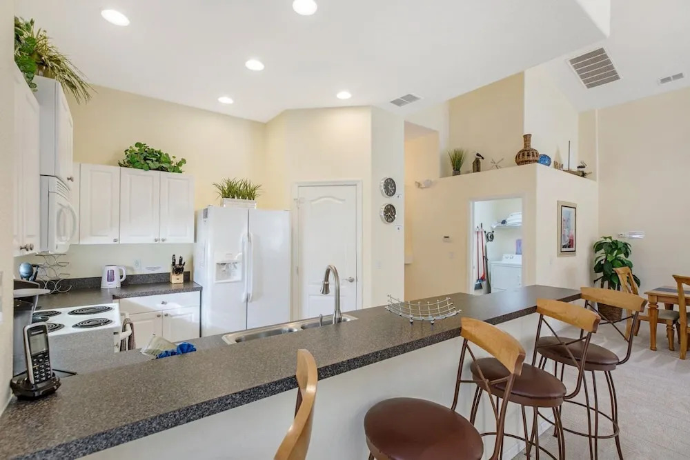 Award Winning Vacation Home With South Facing Pool And Spa Overlooking Conservation Land