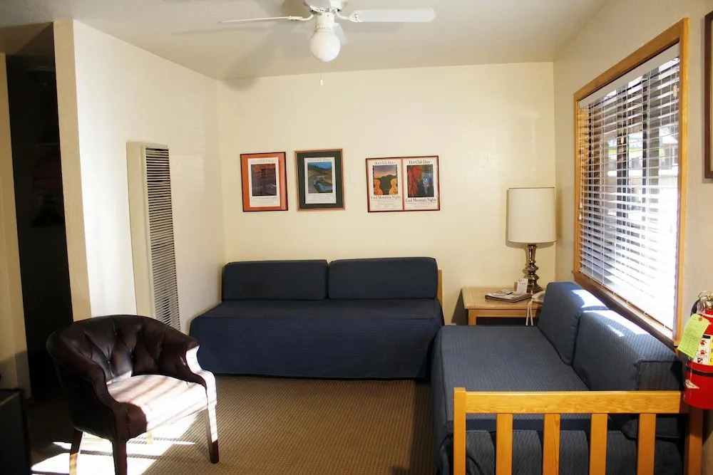 Sitzmark Sports Lodge