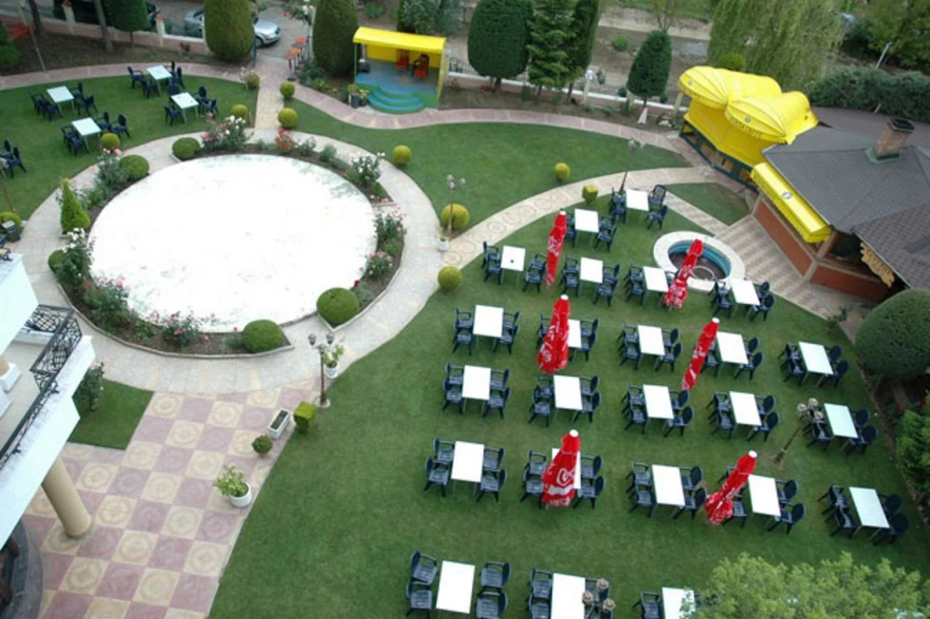 Hotel 1 Maji