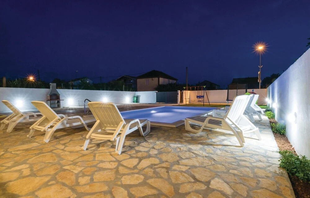 Family friendly house with a swimming pool Sukosan, Zadar - 19564