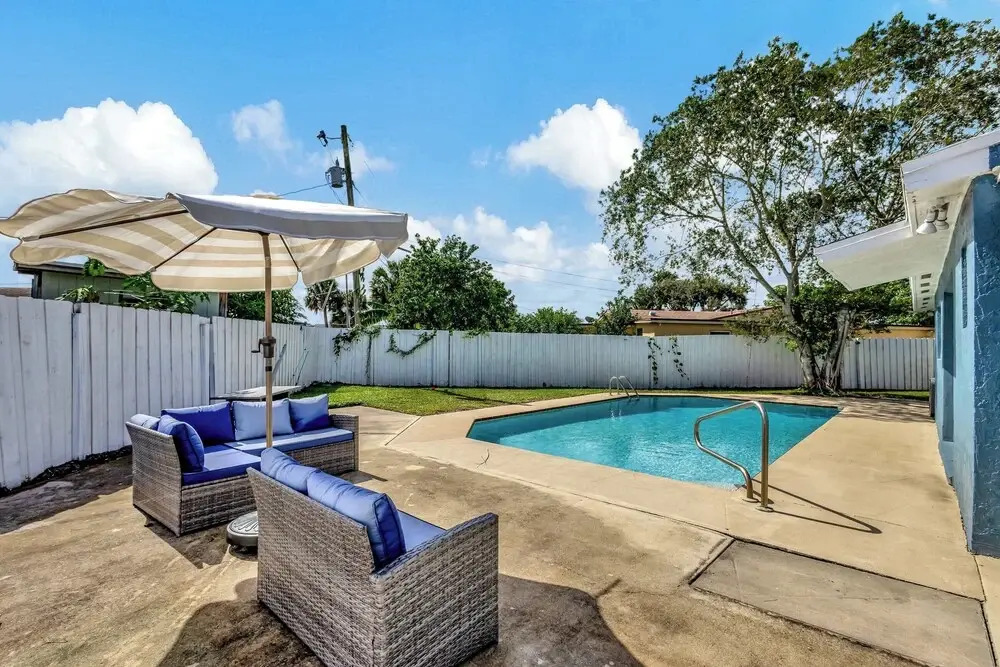 Sunshine Villa - with Private Pool