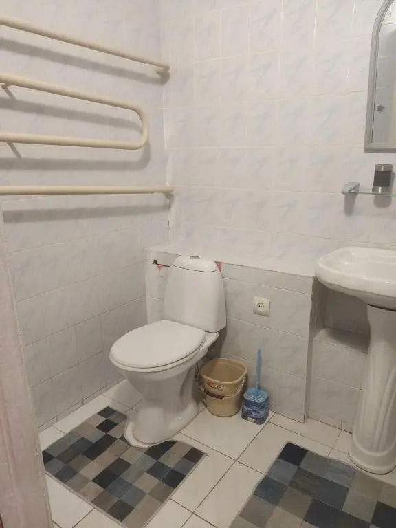 2х комнатная кв., 11 мкр., 2 этаж