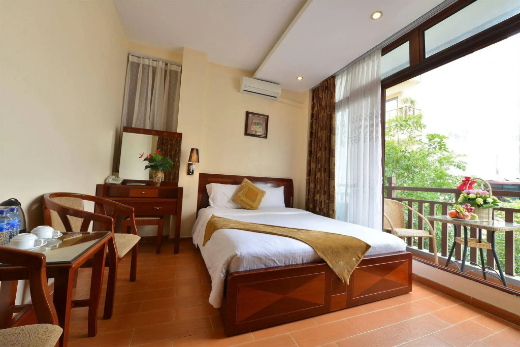 Hanoi Old Quarter Hotel & Travel