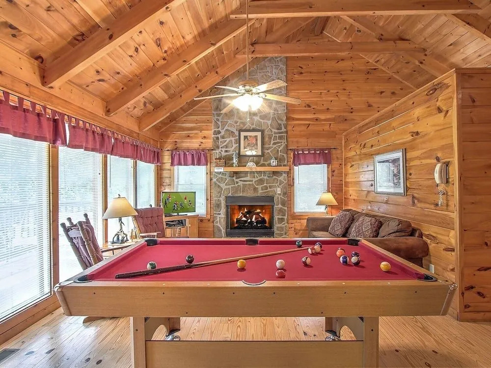 Snuggled In 1 Bedroom 1 Bathroom Cabin