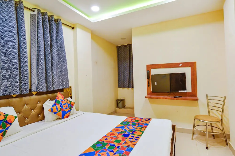 FabHotel Yogeshwara Grand
