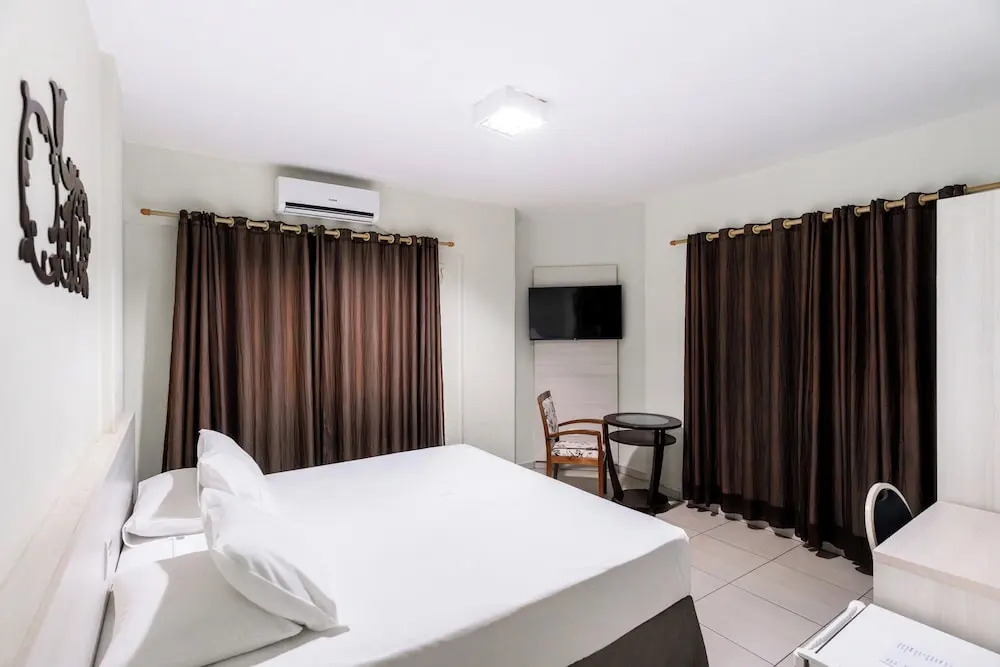 Romas Hotel