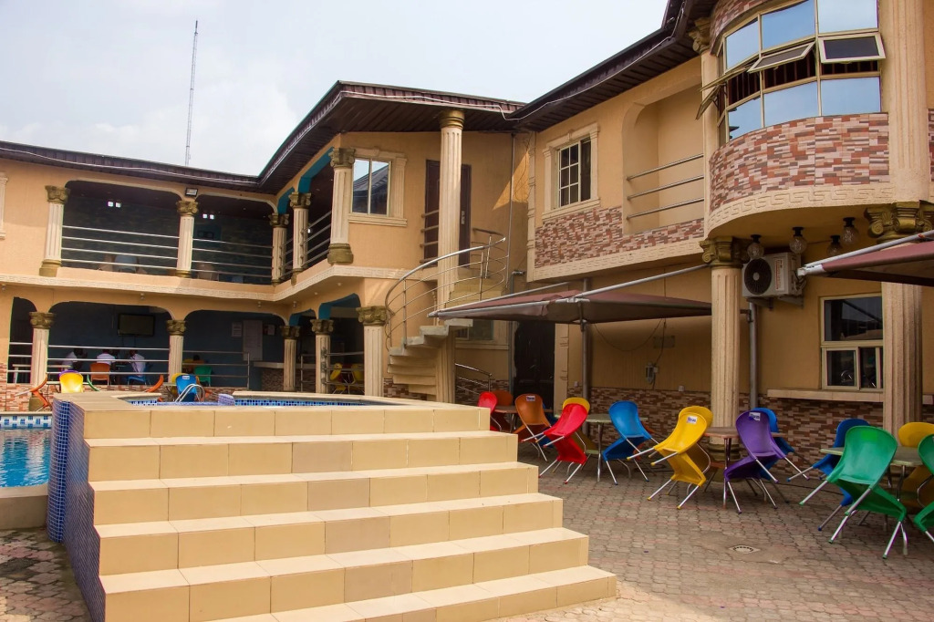 Masbat De Kings Hotel