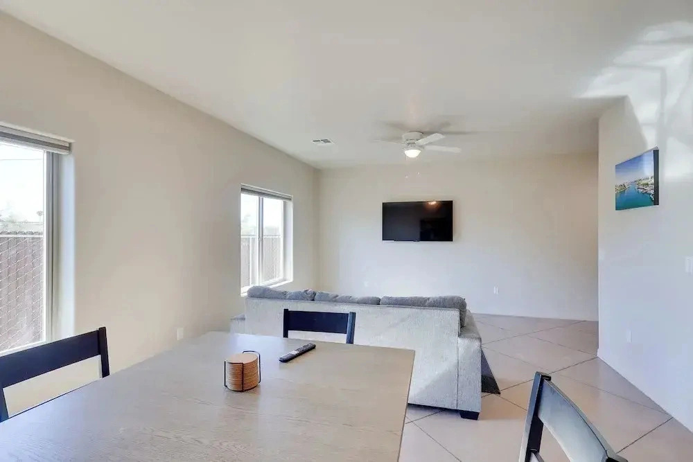Golf, Hike & Boat! Bright Lake Havasu City Apt