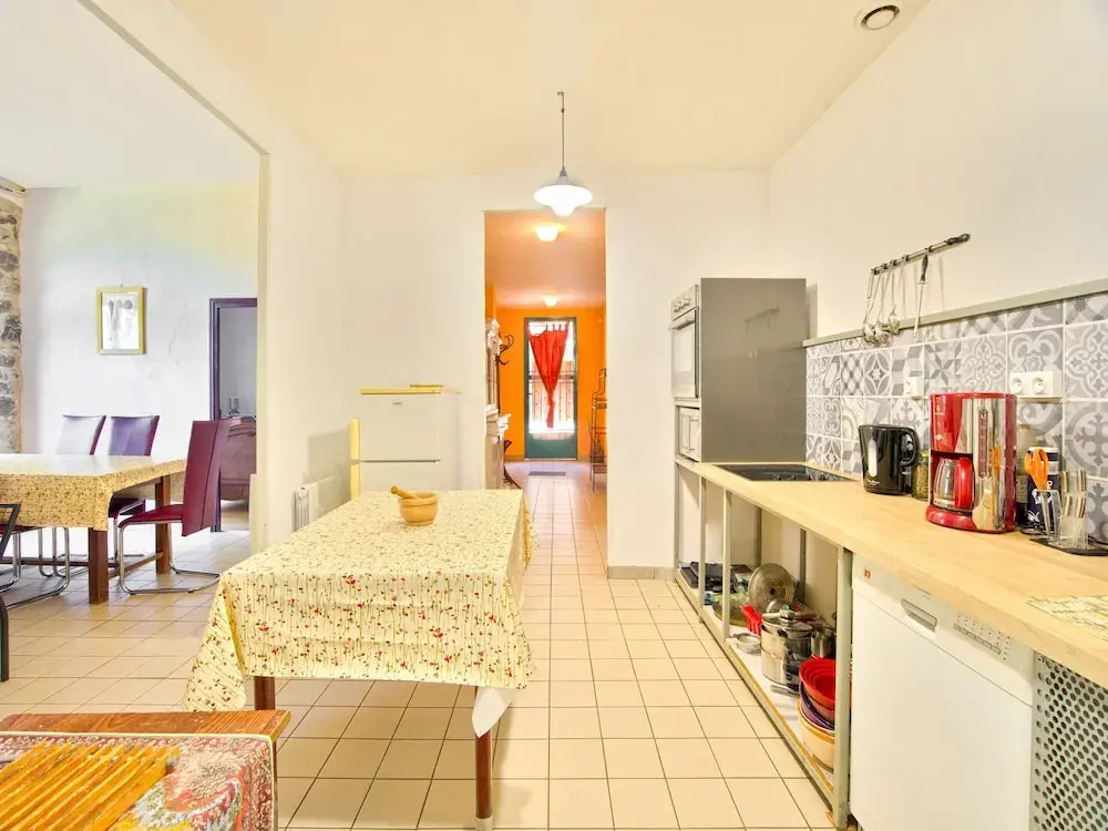 Vintage Retreat by the Vis