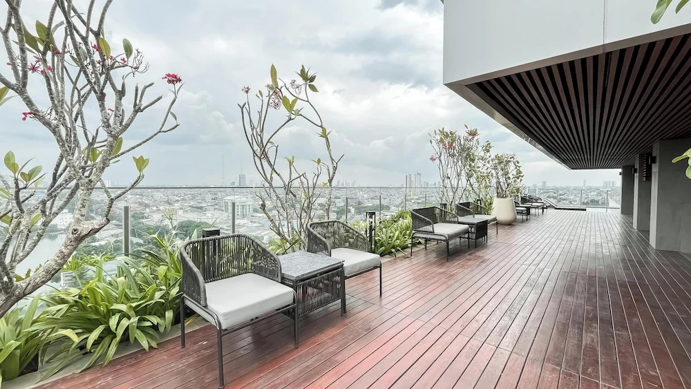 Neat Studio For 2 Pax At B Residence Grogol