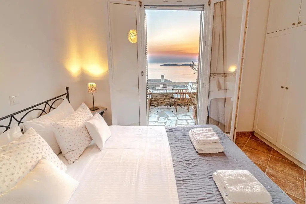Sunset & Sea View Flat - 5 mins from Batsi Bay
