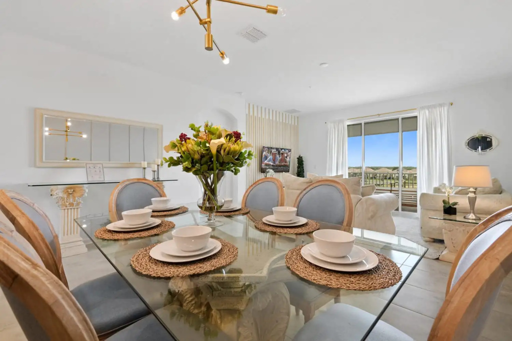 Luxury condo in resort-style area near Disney