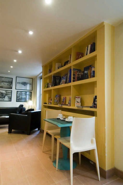 Trendy Canettes Hotel