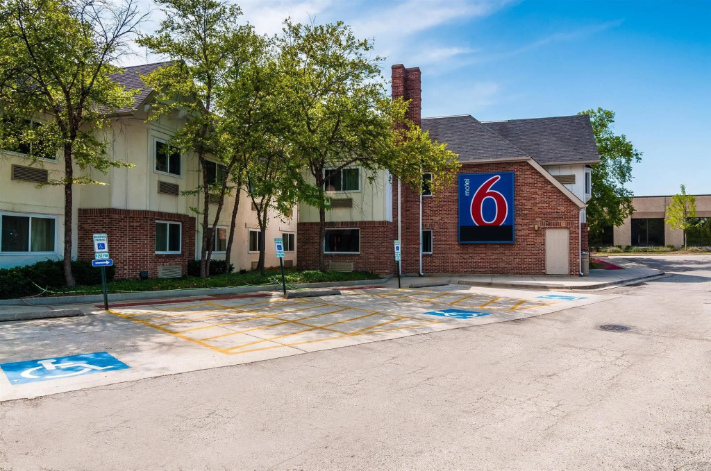 Motel 6-Arlington Heights, IL - Chicago North Central