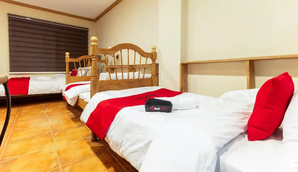Brickwood Suites by RedDoorz