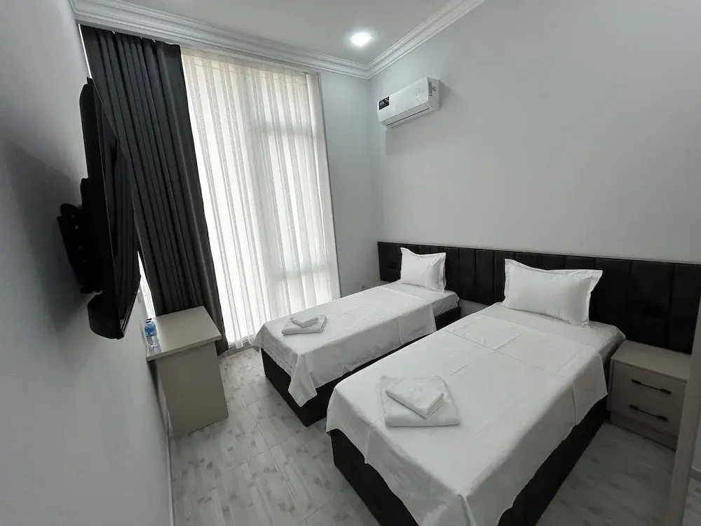 Art Guest House Hostel