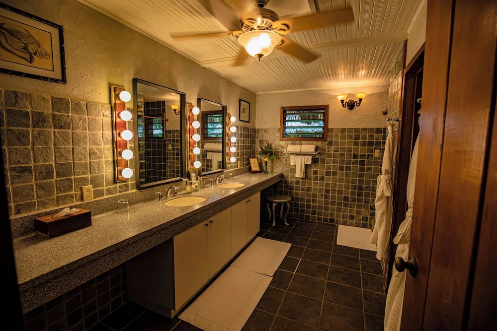 Chan Chich Lodge