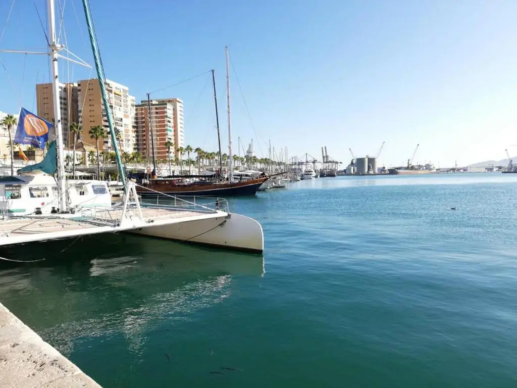Apartment with 3 bedrooms in Malaga with balcony and WiFi
