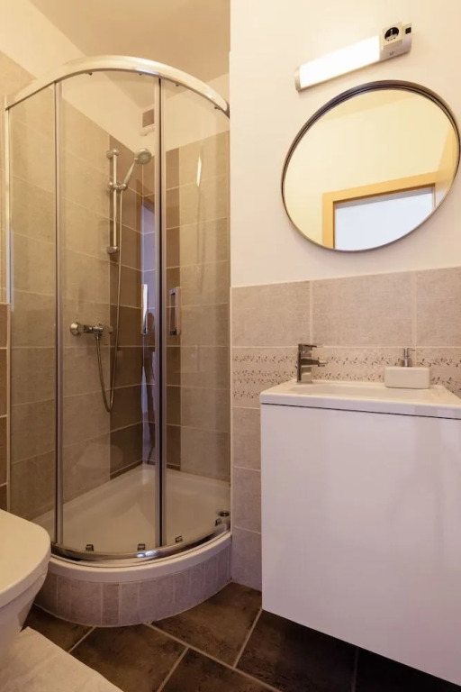 Rooms & apartments Karlo